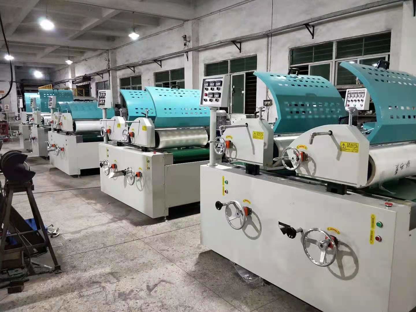 Dongguan Osmanuv Machinery Equipment Co., Ltd línea de producción de fábrica