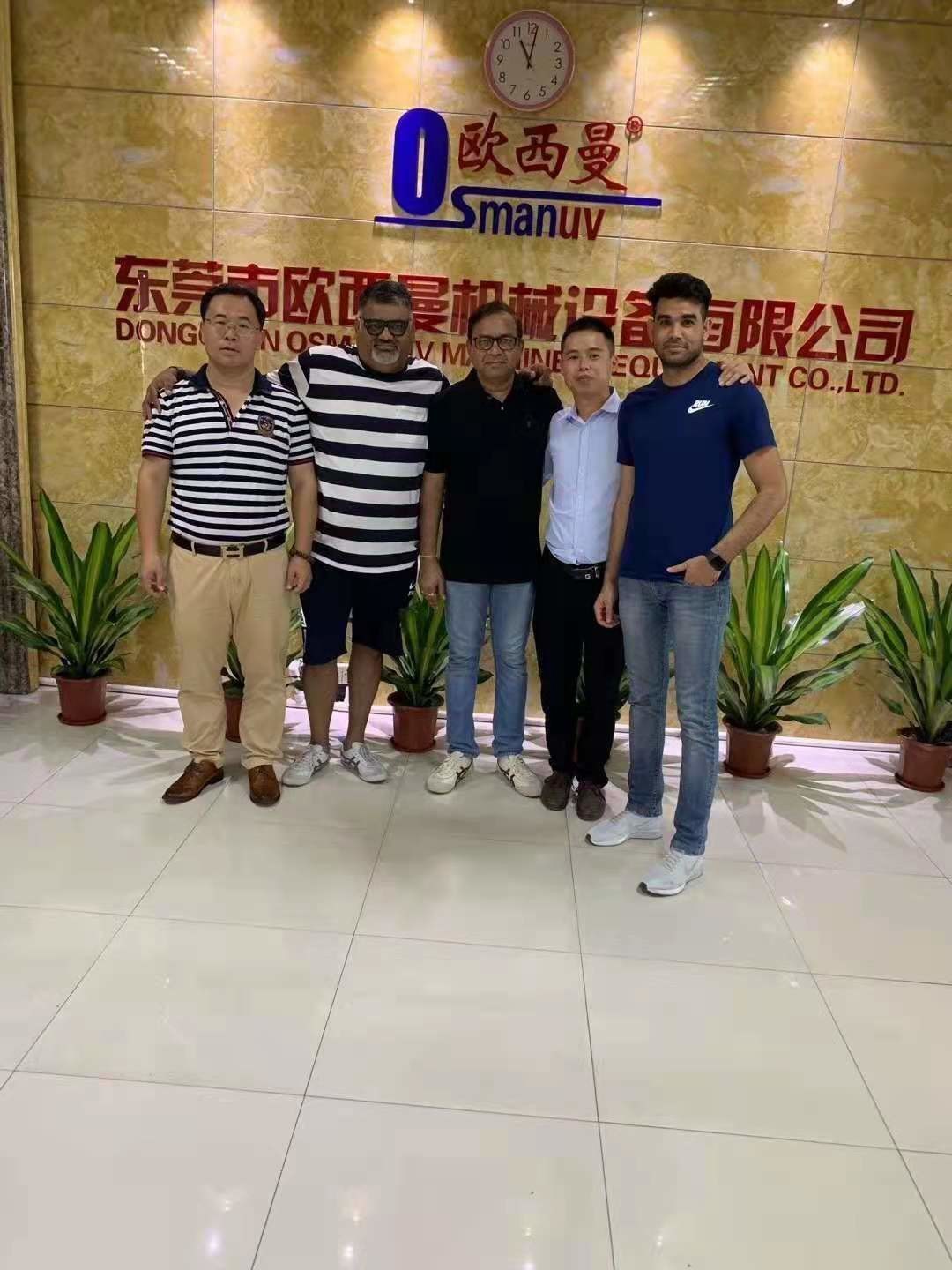 Dongguan Osmanuv Machinery Equipment Co., Ltd línea de producción de fábrica