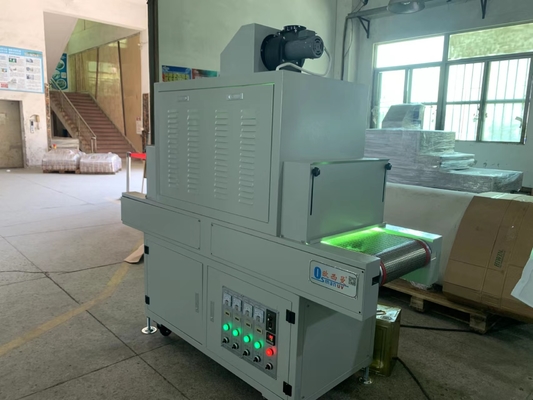 Maximice la eficiencia con el sistema de curado UV LED de área de curado de 300 mm * 300 mm * 400 mm