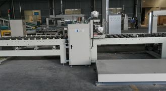 Para el plano de la superficie del suelo de la placa de vidrio de la lámina de laminado de película de plástico con la dimensión general 6300 * 1550 * 1200mm