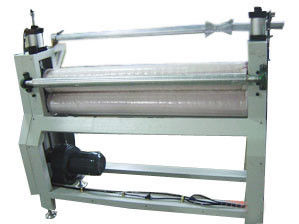 Para el plano de la superficie del suelo de la placa de vidrio de la lámina de laminado de película de plástico con la dimensión general 6300 * 1550 * 1200mm