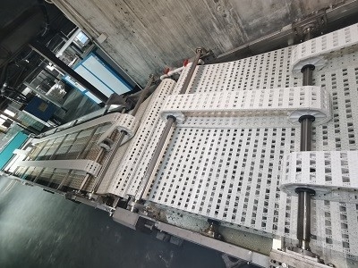 Máquina de recubrimiento UV de alta automatización con tecnología de recubrimiento de alta fiabilidad