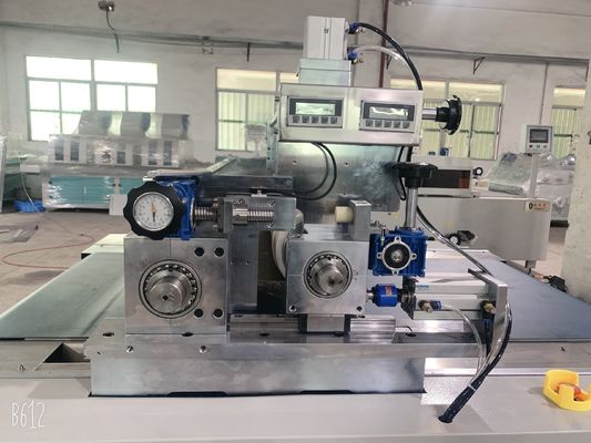 Máquina de recubrimiento por hendiduras profesional Peso uniforme de recubrimiento ajustable