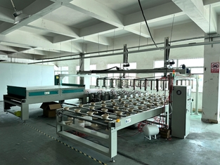 Línea de producción de recubrimiento interno de la bandeja de la bandeja de la cubierta de alta producción de la seguridad alimentaria de la mesa para moldear la pulpa