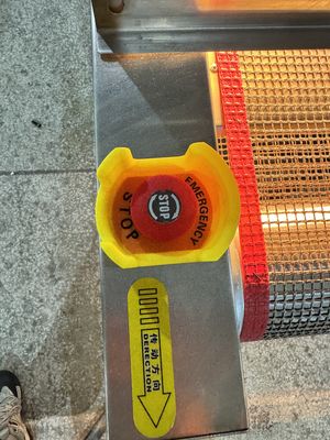 Túneles de transporte UV-C de alta eficiencia para la esterilización continua de la superficie de los alimentos.