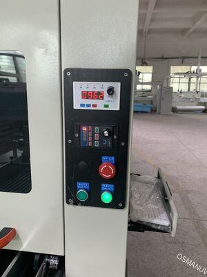 Impresora Automática de Una Pasada para Moldeo de Pulpa - Solución Integrada de Carga e Impresión