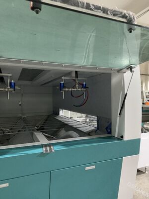 Máquina de recubrimiento por pulverización interna de precisión de 360° para moldeo de pulpa, contenedores industriales y componentes de muebles, espesor de recubrimiento personalizable de 5 a 50 micrones