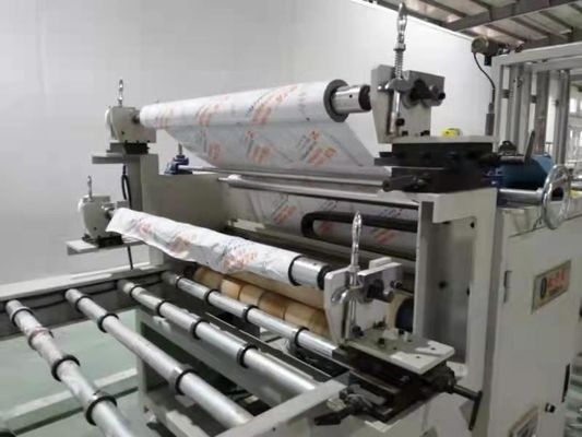 Fábrica de máquina ULTRAVIOLETA off-line de impresión ULTRAVIOLETA de capa de la máquina ULTRAVIOLETA del punto del transportador del PVC de la máquina de capa del barniz