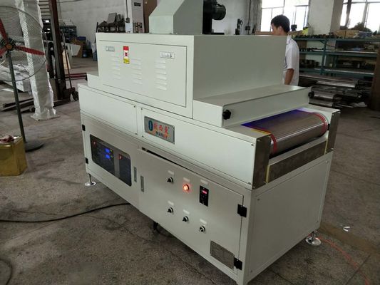 Maximice la eficiencia con el sistema de curado UV LED de área de curado de 300 mm * 300 mm * 400 mm