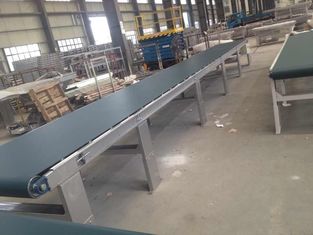 Máquina de la banda transportadora de la anchura del PVC 0.75KW 1320m m para los muebles del panel