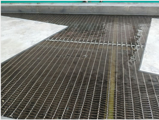 Máquina/Mesh Belt Conveyor de W1320mm 1m/Min Stainless Steel Conveyor Belt