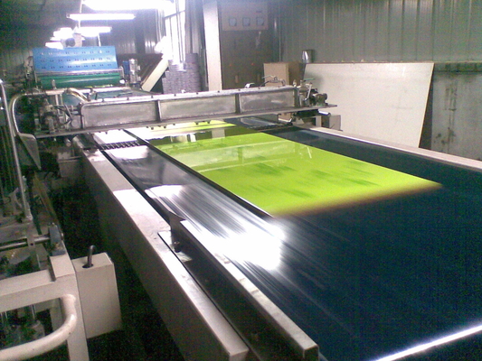 2000 kg peso total de la máquina Máquina de recubrimiento de cortinas para la producción a gran escala