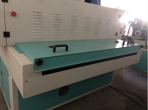 Máquina de curado UV de longitud efectiva de 300 mm con curado y voltaje de alimentación de 380V 50HZ