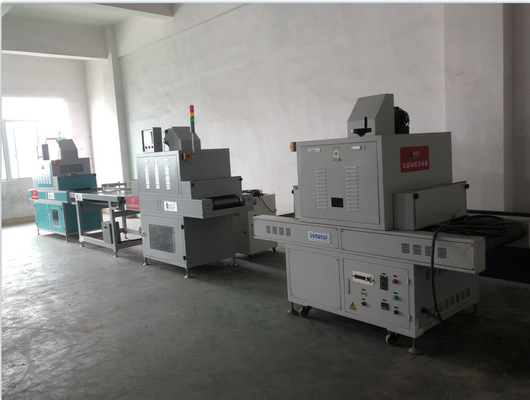 Máquina de irradiación UV de alta precisión con control de temperatura ± 1C 1000W de potencia