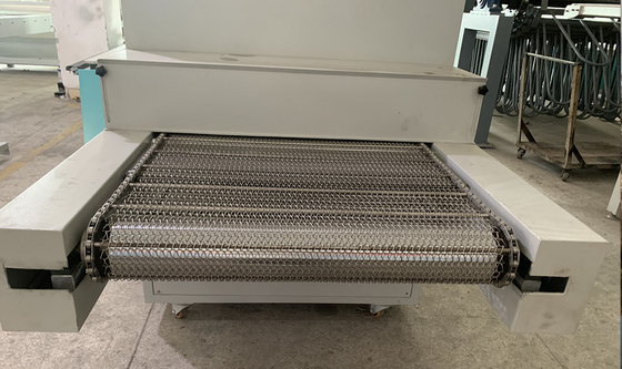 LED ULTRAVIOLETA automático que cura la máquina para el paquete 2350m m de la caja del tablero
