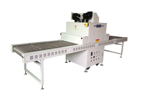 La película de curado ultravioleta de acero inoxidable del PVC del papel de máquina de la banda transportadora, el acrílico y la otra máquina de curado ULTRAVIOLETA extendida plana