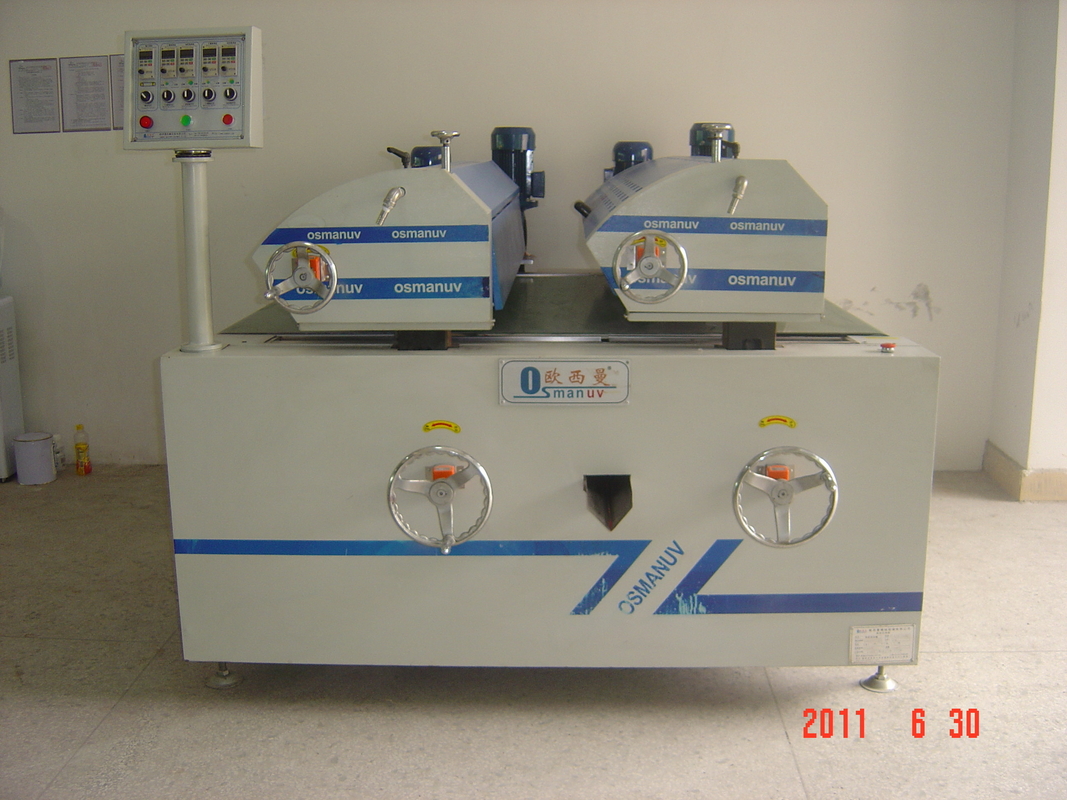 Equipo de recubrimiento de rodillos para pintura con fuente de alimentación de 220V/50Hz y ancho máximo de recubrimiento de 1000 mm