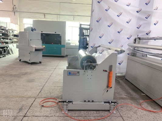 Máquina de pintar ultravioleta manual para la impresión de Digitaces, línea blanca 800m m del recubrimiento previo en continuo