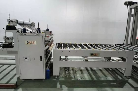 Fábrica de máquina ULTRAVIOLETA off-line de impresión ULTRAVIOLETA de capa de la máquina ULTRAVIOLETA del punto del transportador del PVC de la máquina de capa del barniz